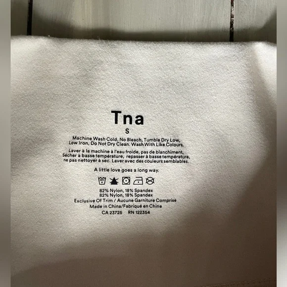 TnaBUTTER™ Atmosphere Hi-Rise 9" Short beige - Picture 2 of 3